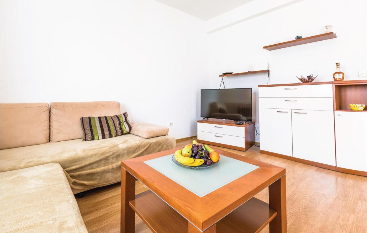 Cozy Apartment In Makarska With Kitchen Dış mekan fotoğraf